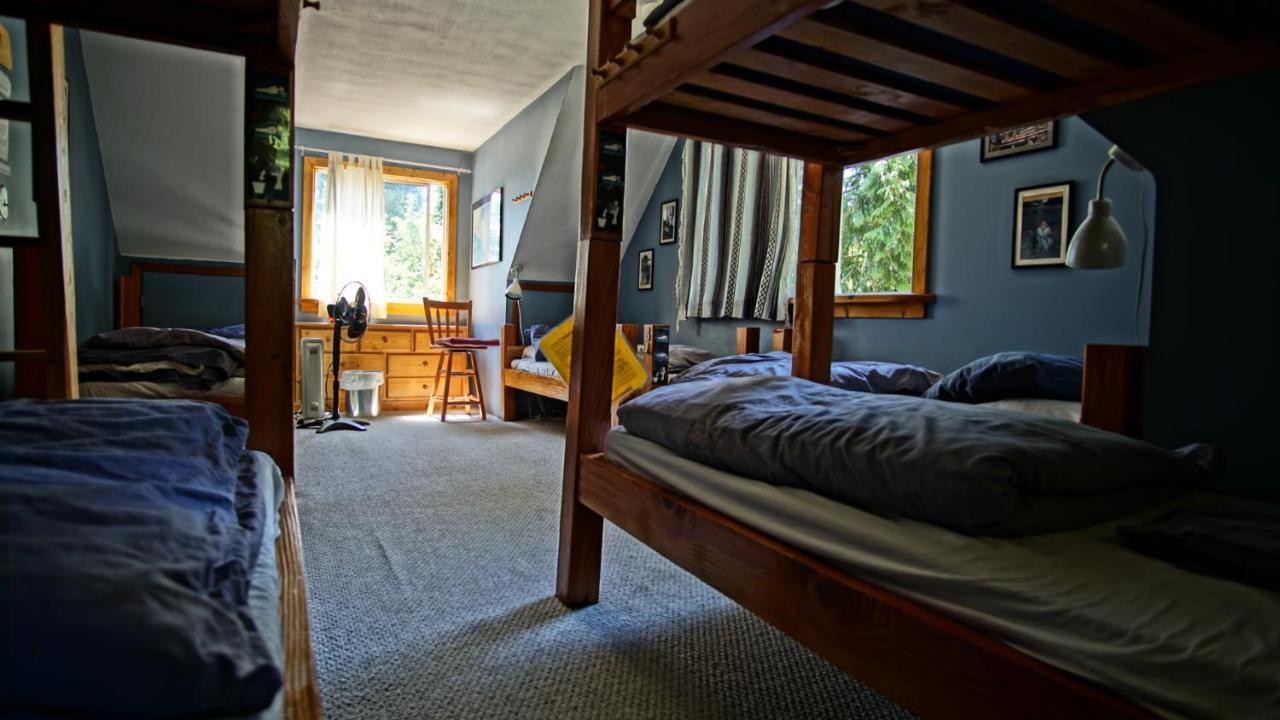 Up The Creek Backpacker'S Lodge Roberts Creek Bagian luar foto
